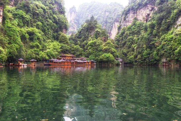 Baofeng lake landschap — Stockfoto