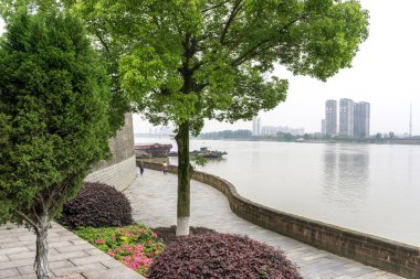 changde şiir duvar parkta