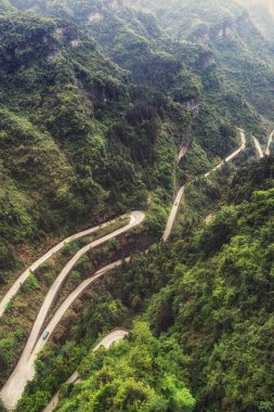 tianmen dağın dolambaçlı yol