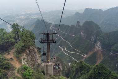 tianmen dağın dolambaçlı yol