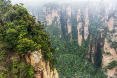 yuanjiajie uzun boylu Dağ doruklarına