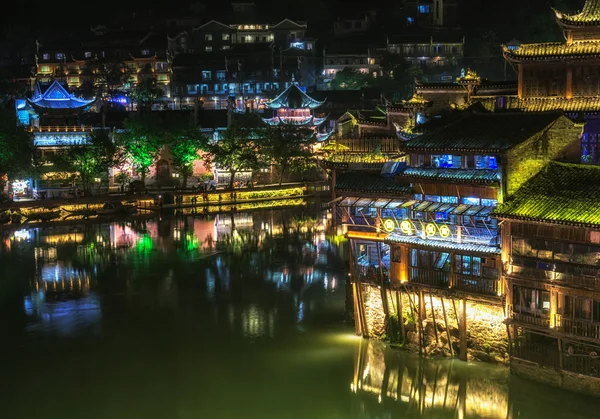 Nacht uitzicht op fenghuang — Stockfoto