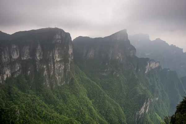 Tianmen paesaggio montano e punto di vista — Foto Stock