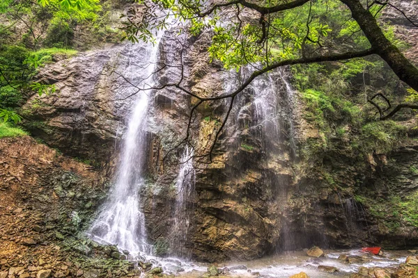 Cascata vista nel grande canyon zhangjiajie — Foto Stock