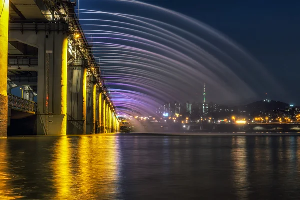 Banpo Regenbogenbrücke Brunnen — Stockfoto