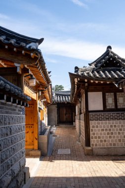 Bukchon Hanok Köyü geleneksel Kore mimarisi. Seul, Güney Kore 'de çekildi.