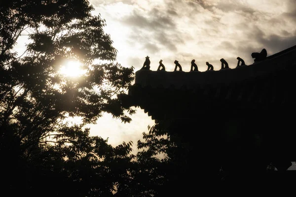 Eocheonguni Statues Top Gyeongbokgung Palace Rooftiles Taken Seoul South Korea — Stock Photo, Image