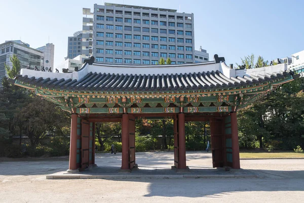 韩国首尔德勤宫的各种宫殿传统韩国历史建筑 — 图库照片