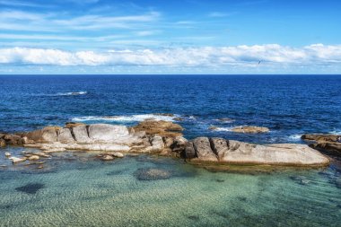 Jumunjin Adeul Rocky Parkı (son kaya parkı) çeşitli kaya oluşumları. Gangneung, Güney Kore 'de çekildi.