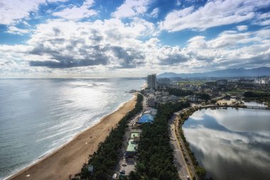 Sabah saatlerinde Gyeongpo plajı ve göl manzarası. Gangneung, Güney Kore 19 Eylül 2021.
