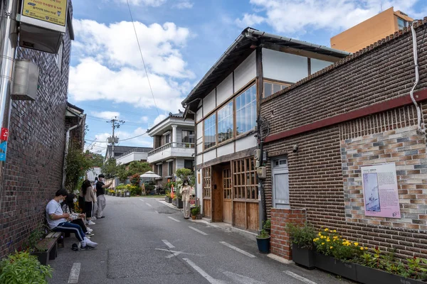 Myeongju Dong Neighborhood Various Cafes Restaurants Narrow Alleyways Taken Gangneung — Stock Photo, Image