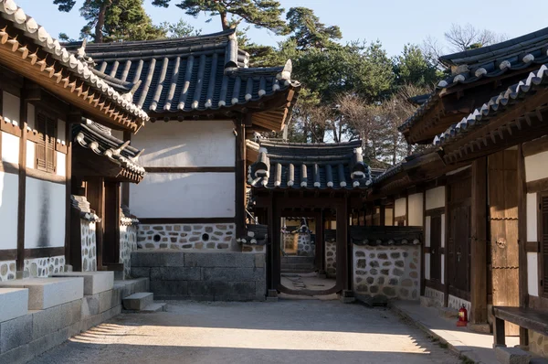 Традиционная корейская деревня — стоковое фото