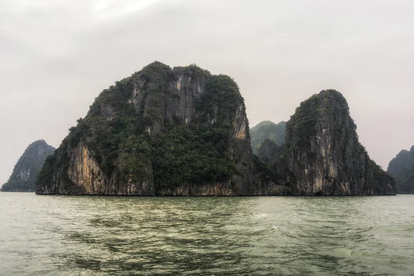 Halong bay — Stockfoto