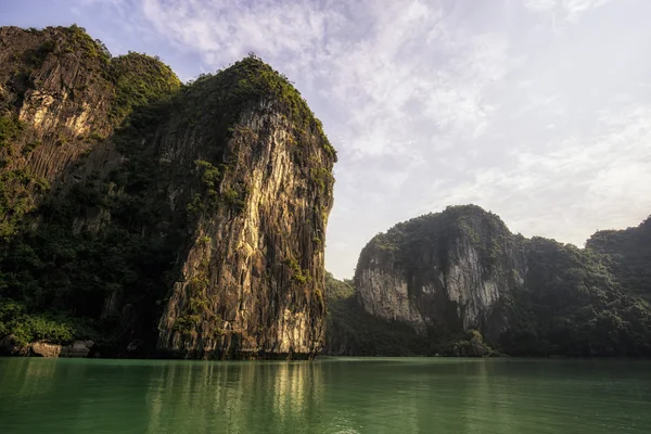 Halong bay — Stock Photo, Image