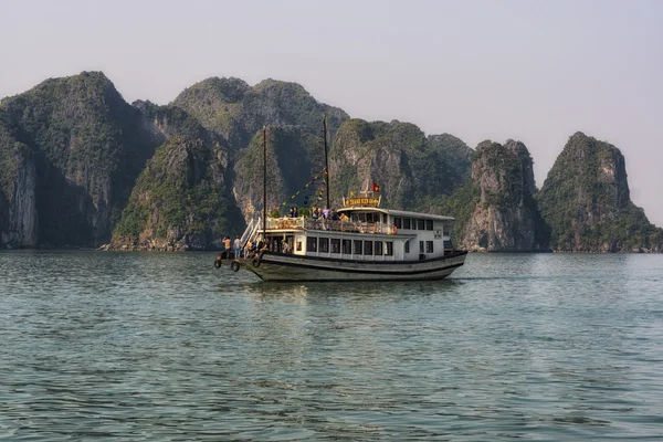 Halong bay — Stockfoto