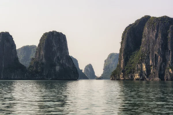 Halong bay — Stockfoto