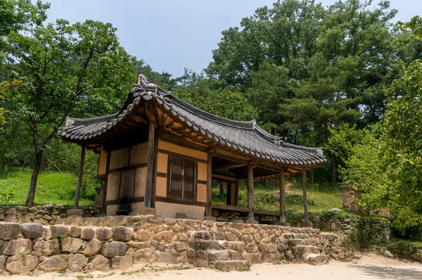 Casa tradizionale del tempio coreano e Pagoda — Foto Stock