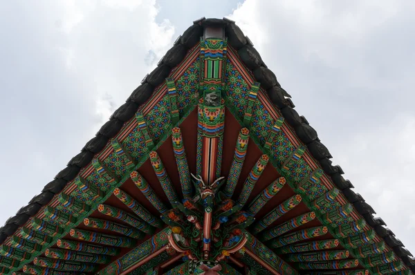 Koreaanse boeddhistische tempel dak — Stockfoto