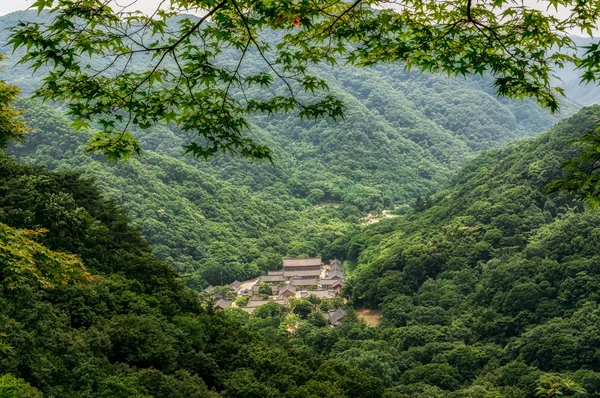 Tempel in de bergen — Stockfoto