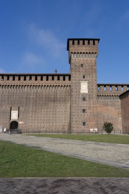 Kale Sforzesco avlusu