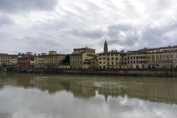 Dekoracje w pobliżu Ponte Vecchio — Zdjęcie stockowe