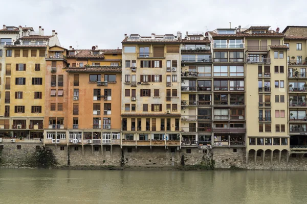 Dekoracje w pobliżu Ponte Vecchio — Zdjęcie stockowe