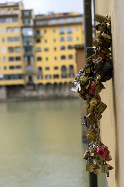 Fechaduras em ponte vecchio — Fotografia de Stock