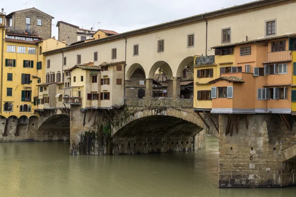 Ponte Vecchio yakınındaki sahne — Stok fotoğraf