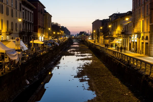 Kanał dzielnicy Navigli, w nocy — Zdjęcie stockowe