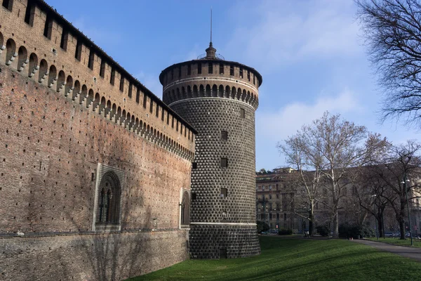 Věž hradu Sforzesco — Stock fotografie