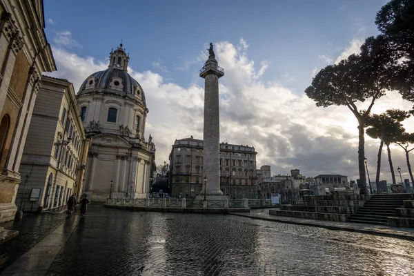 Nuns walking towards Santa Maria di Loreto — Stock Photo, Image