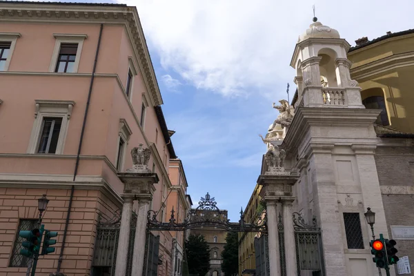 Ciudad del Vaticano puerta — Foto de Stock