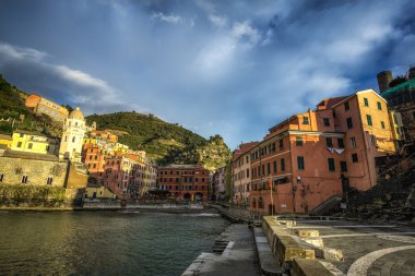 Vernazza gün batımında