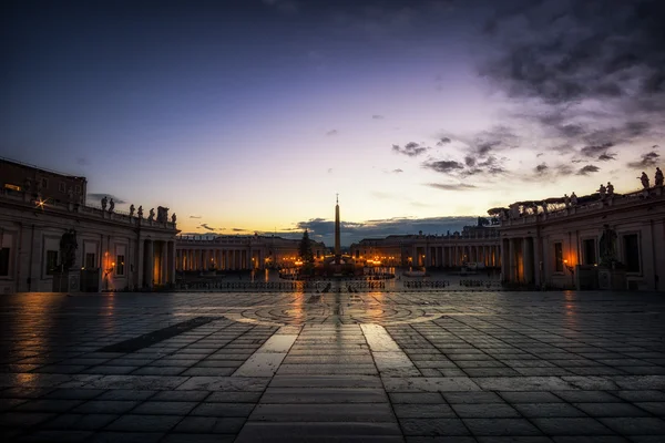 Piazza San Pietro e Basilica — Foto Stock