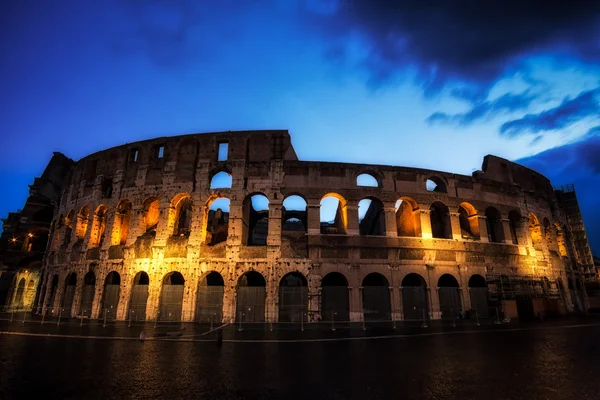 Coliseo por la noche — Foto de Stock