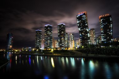 Songdo kanal gece yansıma