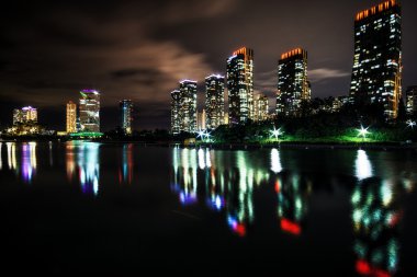 Songdo kanal gece yansıma