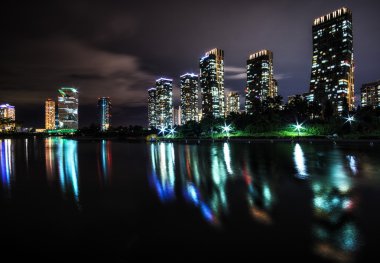 Songdo kanal gece yansıma