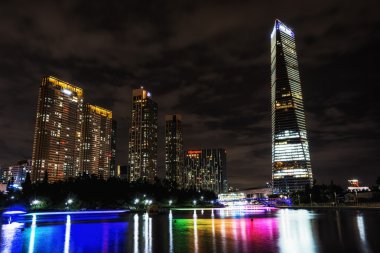 Songdo kanal gece yansıma