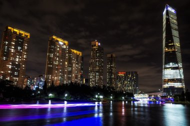 Songdo kanal gece yansıma
