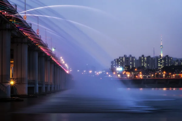 Banpo Bridge Rainbow fontän — Stockfoto