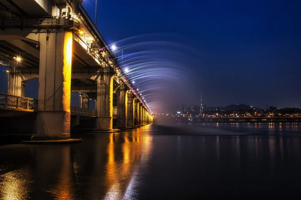 Banpo Bridge Rainbow Fountain — Stock Photo, Image