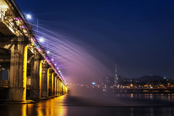 Banpo Bridge Rainbow fontän — Stockfoto