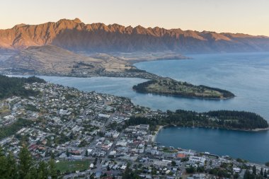 Queenstown günbatımı görünümünden skyline gondol