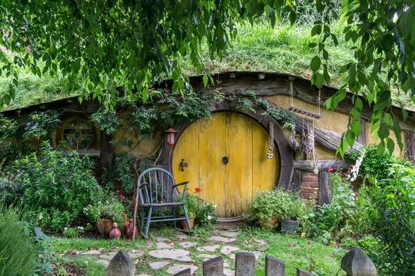 Fori di hobbit in hobbiton — Foto Stock