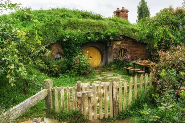 Hoyos de hobbit en hobbiton — Foto de Stock