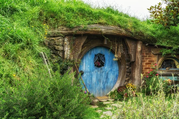 Otwory Hobbit w hobbiton — Zdjęcie stockowe