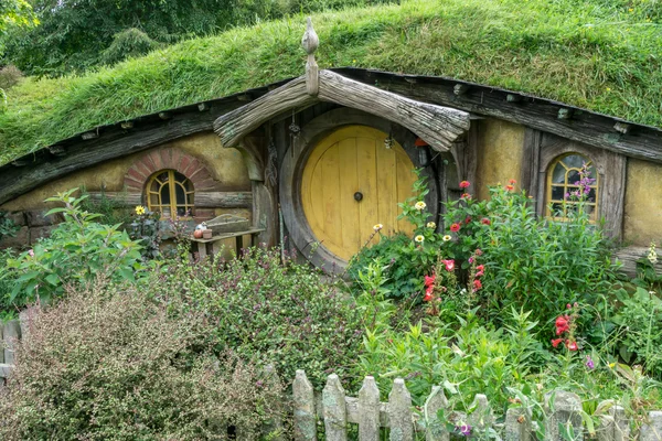 Hobbit holes and hobbit garden — Stock Photo, Image