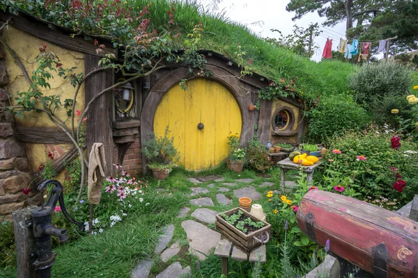 Hobbit holes in hobiton — Stock Photo, Image