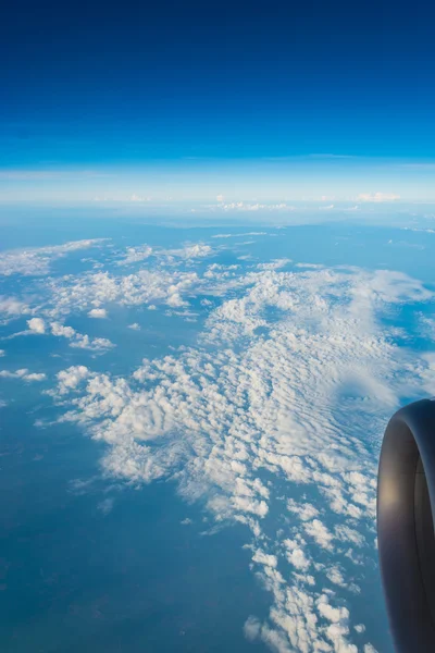 Вид Вікна Літака Щоб Побачити Небо День — стокове фото